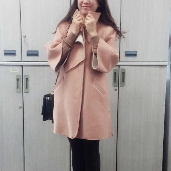 Peach wool coat with de/attachable fur - Picture 15 of 16